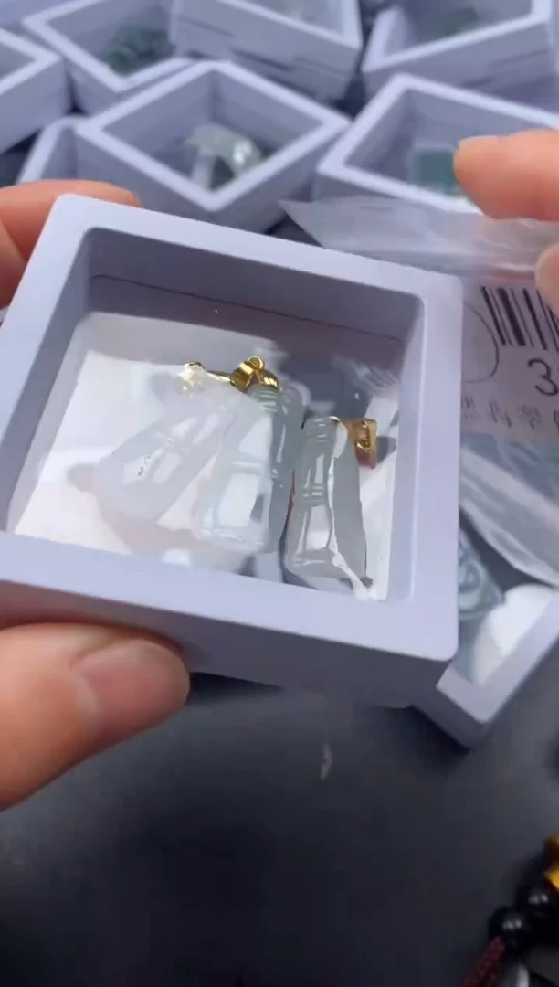 吊坠(不含链)未镶嵌翡翠3864