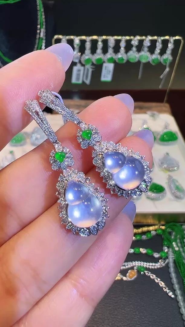 18K金镶嵌翡翠耳饰翡翠