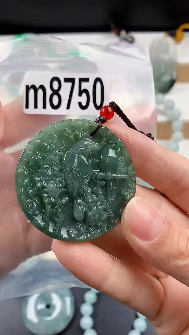 颈饰未镶嵌翡翠天然翡翠吊坠挂件