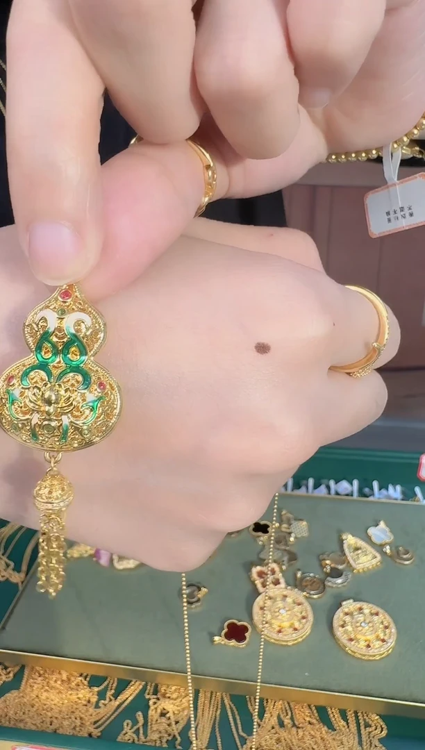 饭*流苏葫芦吊坠3.70 （附带礼盒包装）