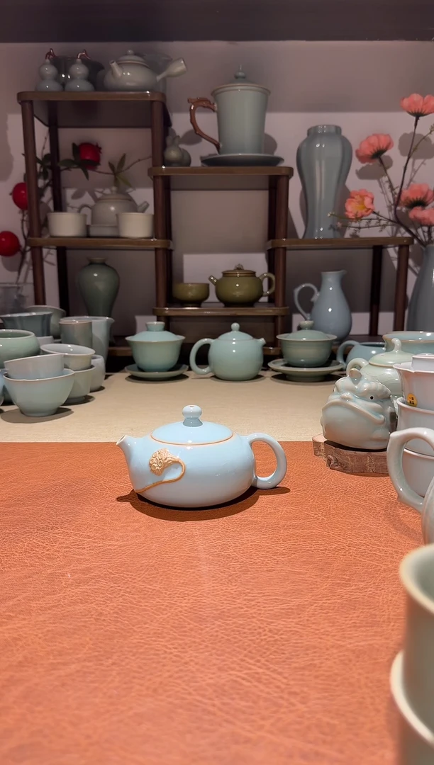 壶瓷110 扁西施壶 约120ml  天青釉准一级