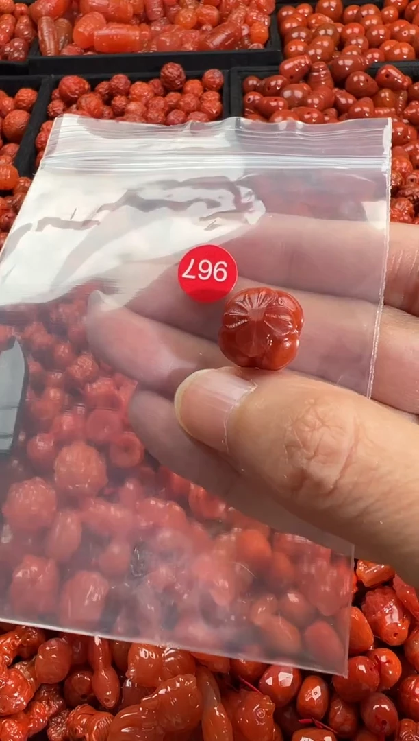 颈饰未镶嵌南红玛瑙1