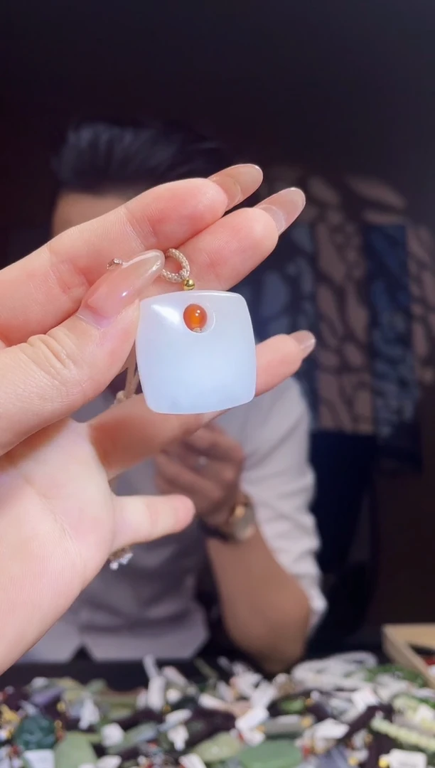 【闪购商品】和田玉颈饰未镶嵌拍一发一