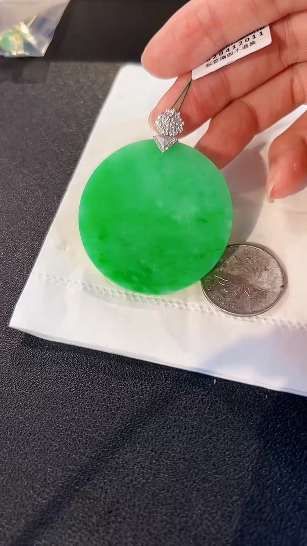 翡翠18K金镶嵌颈饰缅料A货/支持复检/一件
