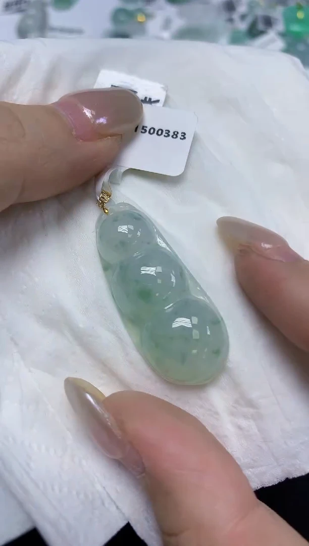 翡翠18K金镶嵌颈饰天然缅甸翡翠A货