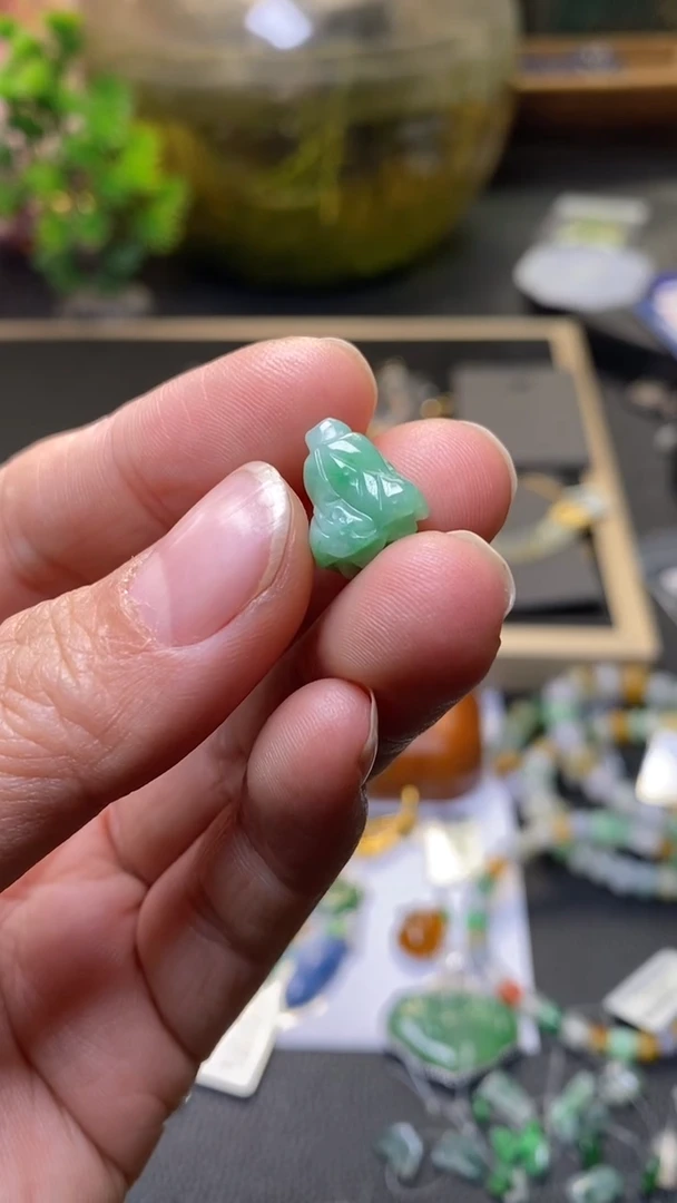 颈饰未镶嵌翡翠39867