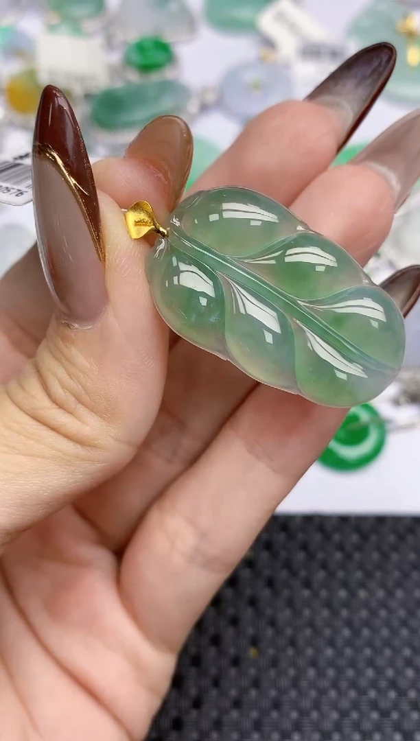 颈饰18K金镶嵌翡翠223   天然翡翠A货  百元以上9米证书费自理