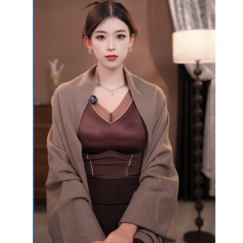 【小蛮腰】轻奢缎面马甲线设计显瘦免穿文胸V领保暖背心2531