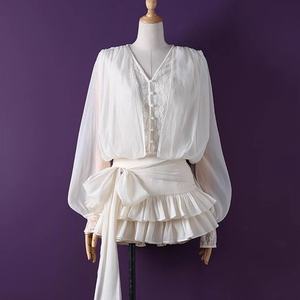 2025秋季新款法式束腰蕾丝拼接飘带蝴蝶结灯笼袖连衣裙女短裙套装