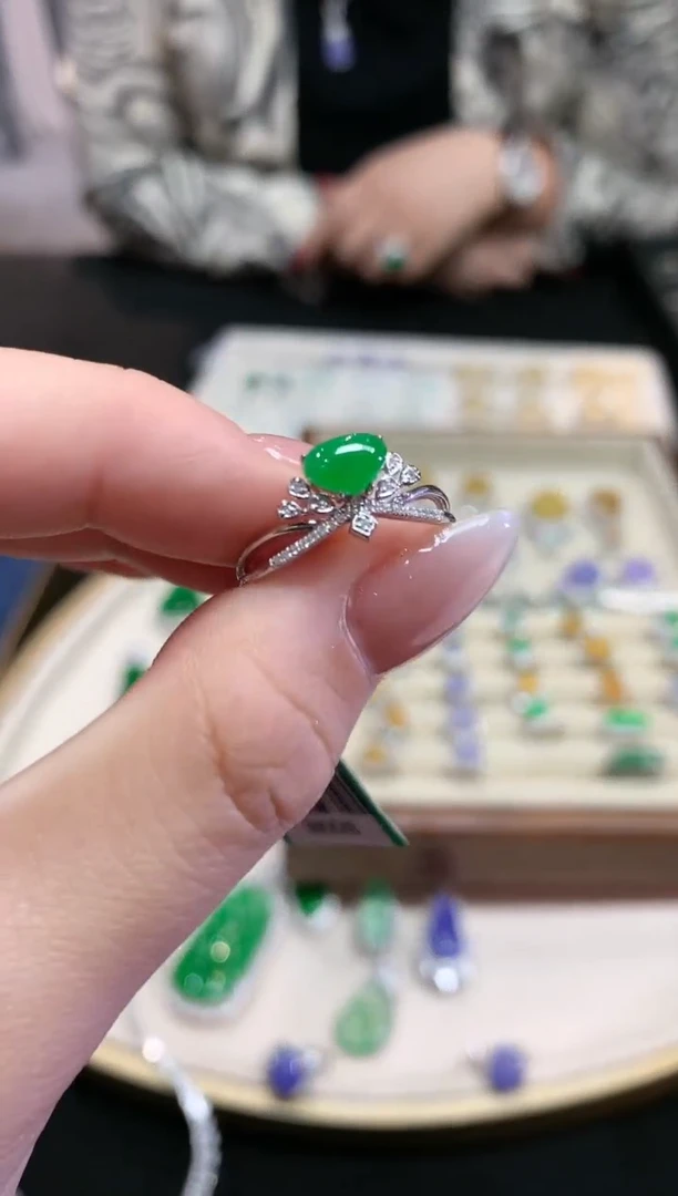 【闪购商品】翡翠戒指18K金镶嵌W598|3800