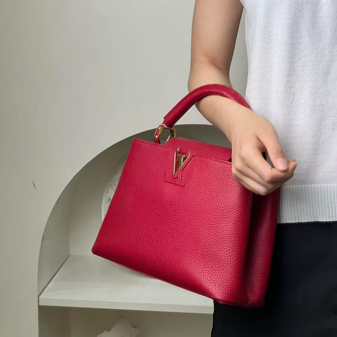95新 LouisVuitton/路易威登 capuciness bb红金包缺肩带/甄选