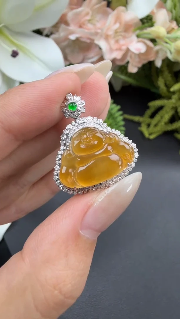 颈饰18K金镶嵌翡翠吊坠