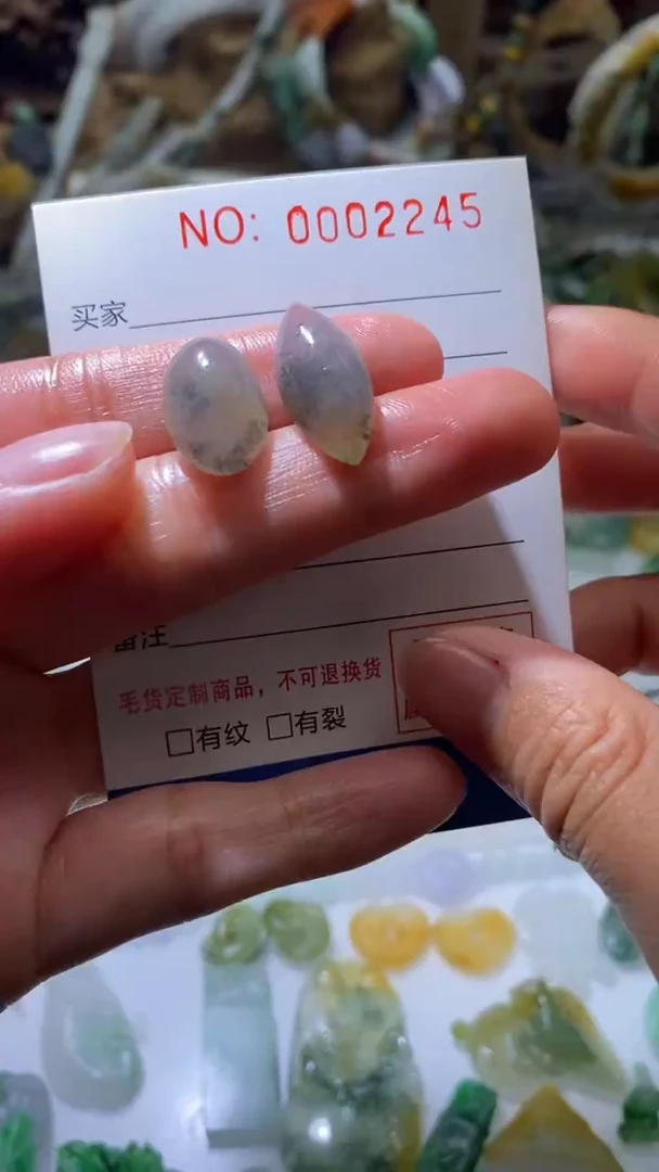 定制翡翠未镶嵌小**哥翡翠蛋面