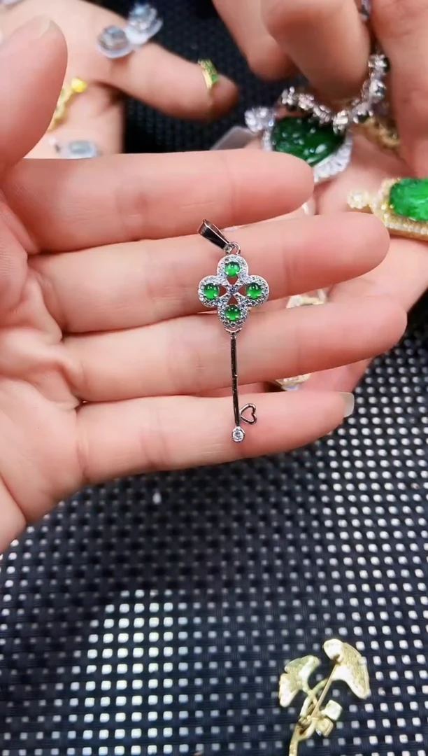 【闪购商品】翡翠吊坠(不含链)未镶嵌11111111111