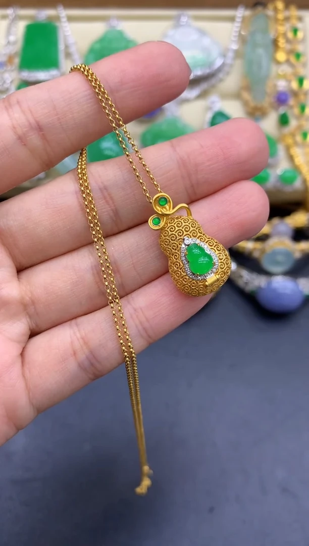 颈饰18K金镶嵌翡翠383-中国好珍宝