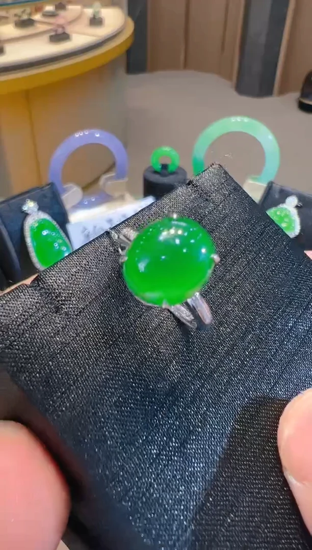 【闪购商品】翡翠戒指18K金镶嵌