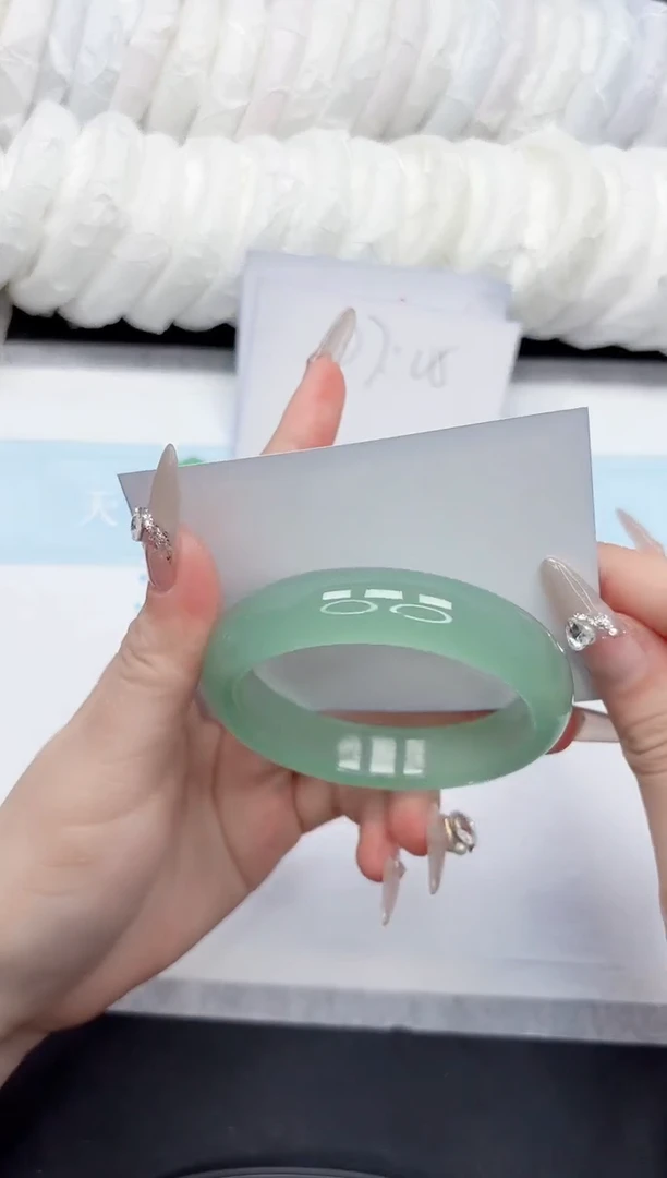 石英质玉手镯未镶嵌222-56