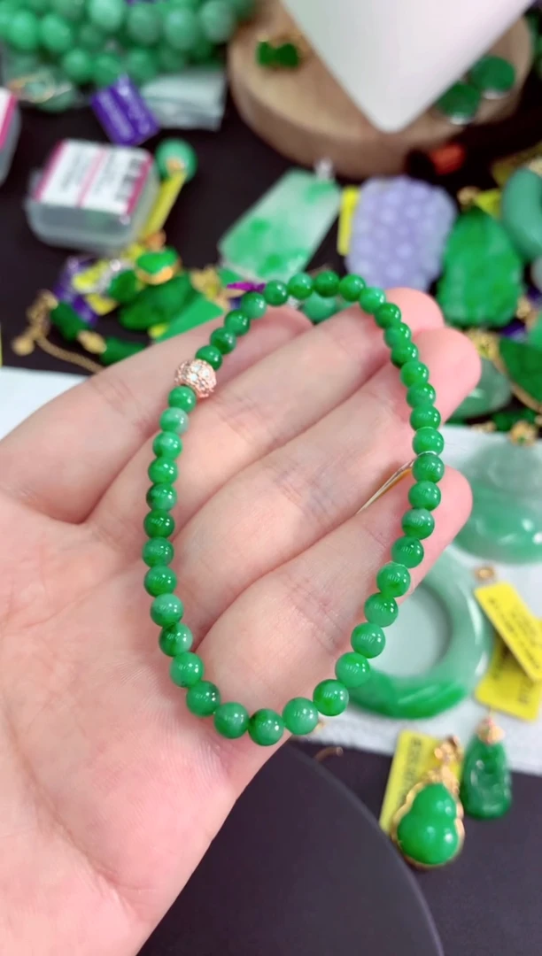颈饰未镶嵌翡翠挂件