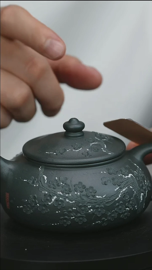 茶壶紫砂H1613陈春芬墨绿梅花寒江