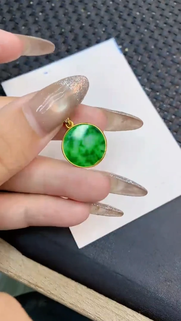 颈饰未镶嵌翡翠1