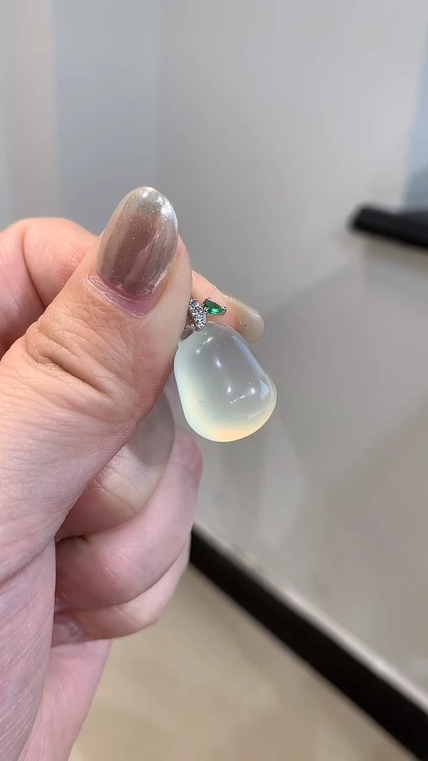 未镶嵌蛇纹石玉吊坠(不含链)福瓜