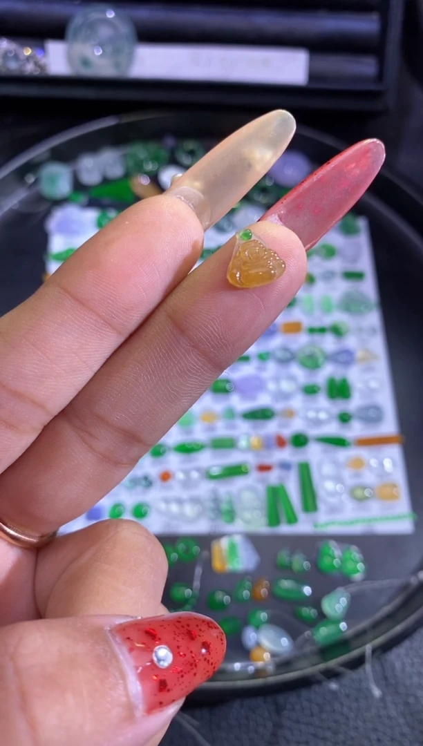 未镶嵌挂件翡翠佛