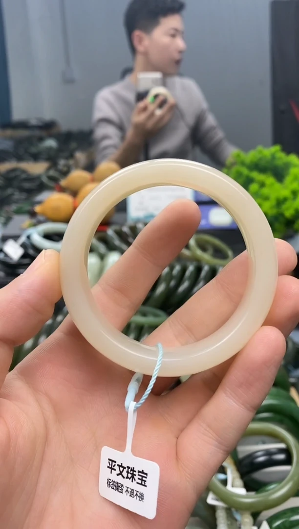 未镶嵌手镯和田玉55