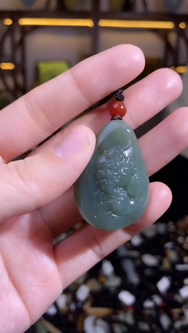 颈饰未镶嵌和田玉1