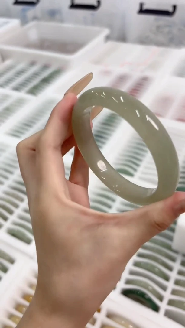 未镶嵌手镯石英质玉24-64D