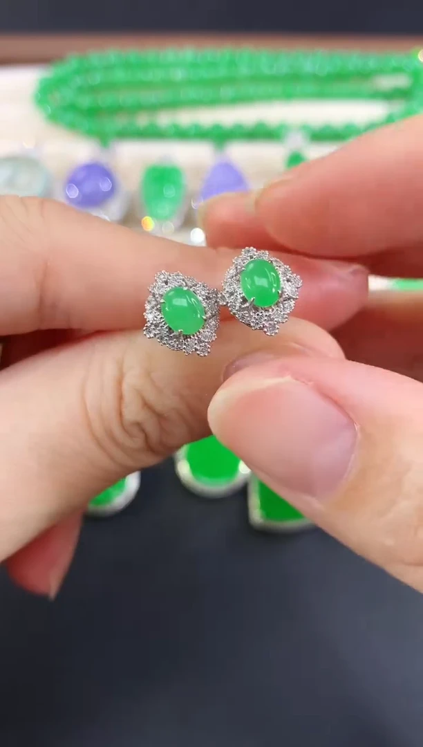 18K金镶嵌翡翠耳饰23|1980