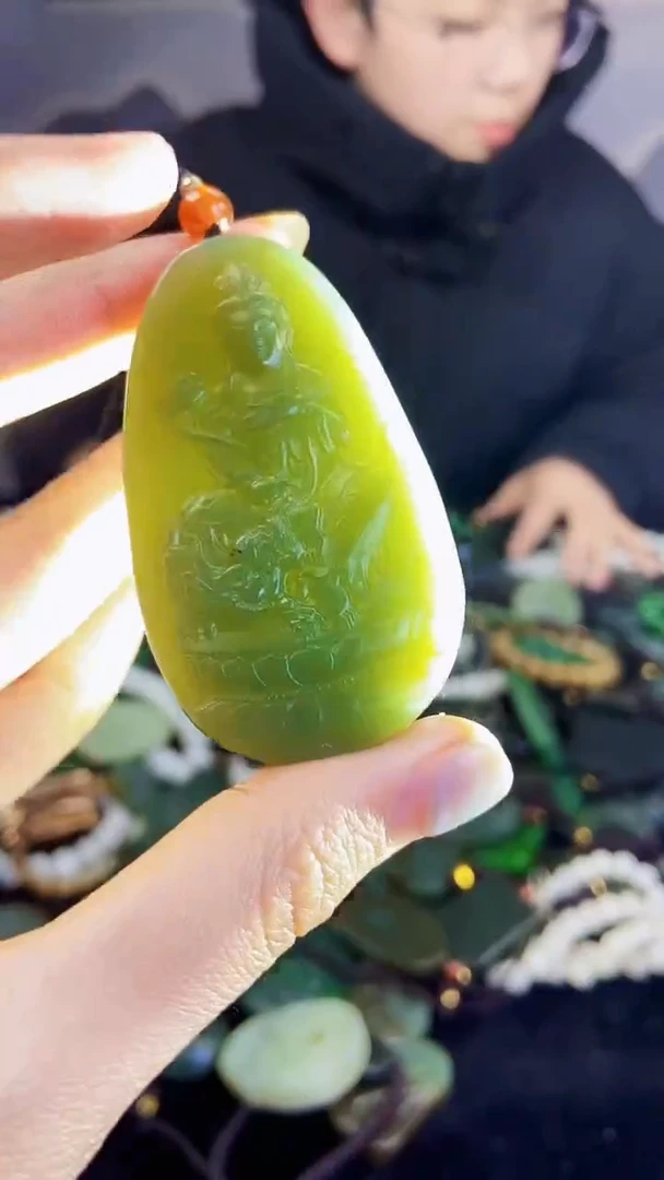 颈饰未镶嵌和田玉1