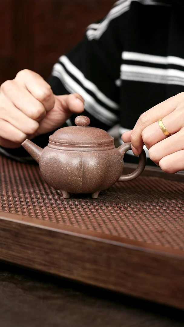 茶壶紫砂岩中泥四足金樽