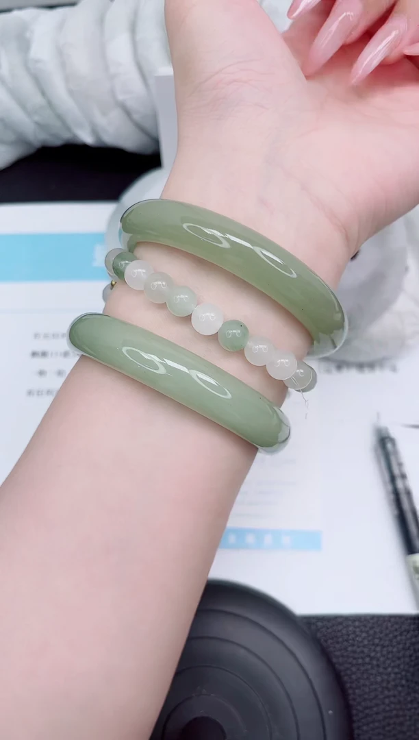 石英质玉手镯未镶嵌178-62.1