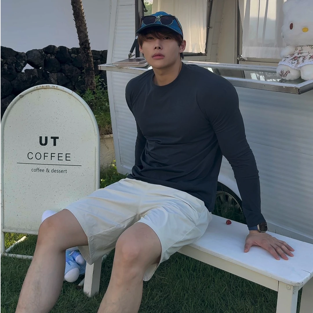 BEESTRONG美式休闲纯色超高弹力纤维拼接纯色透气运动圆领T恤