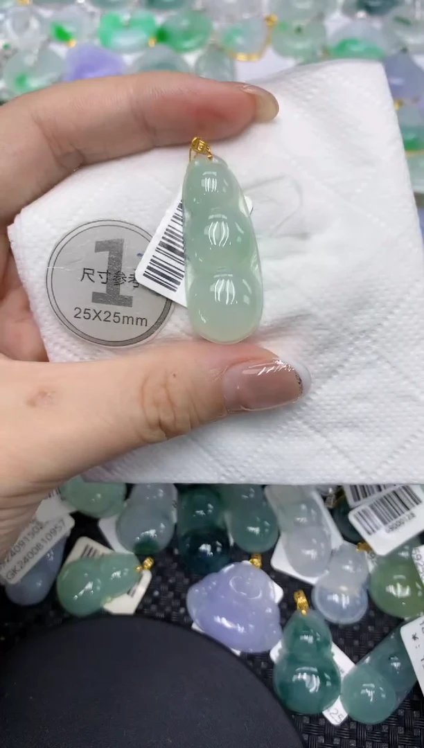 颈饰18K金镶嵌翡翠111111111