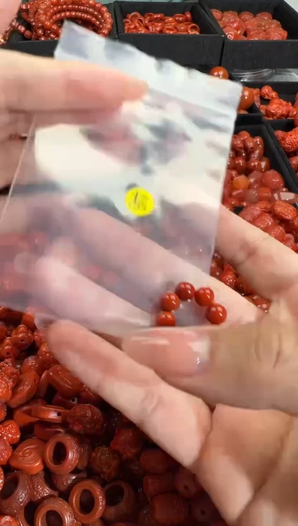 南红玛瑙未镶嵌颈饰1