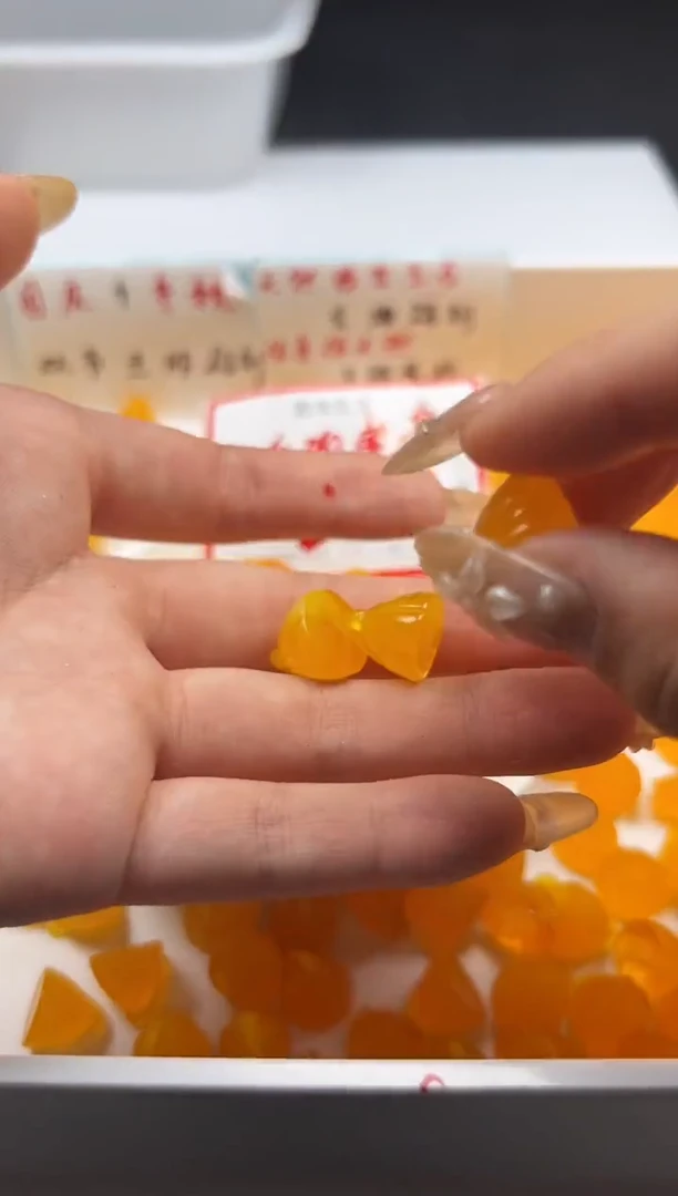 蜜蜡颈饰未镶嵌w3098蜜蜡金血珀莲蓬*3颗