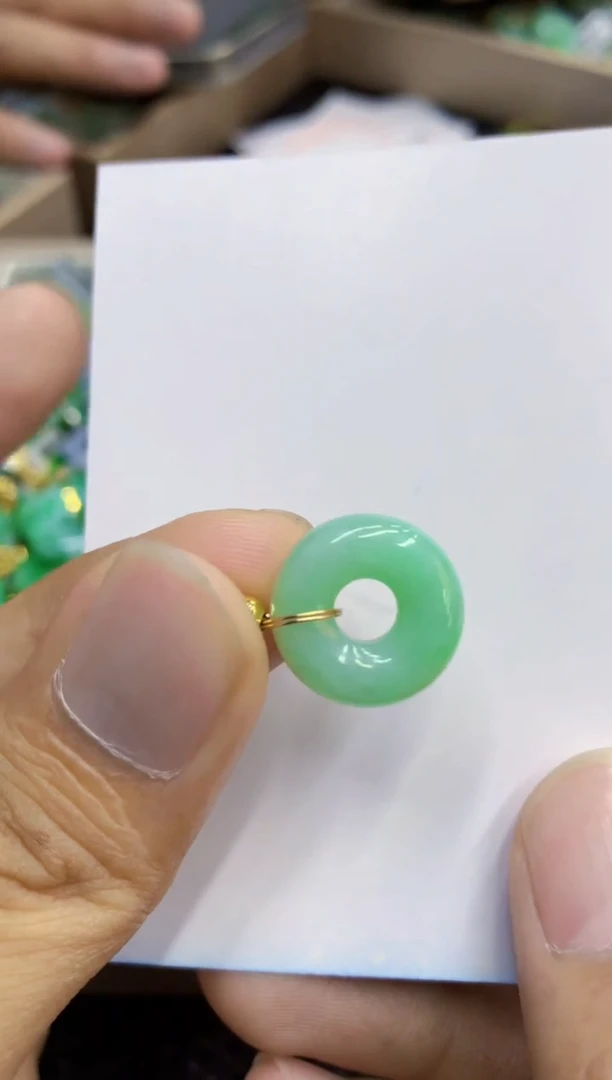 翡翠未镶嵌吊坠(不含链)1