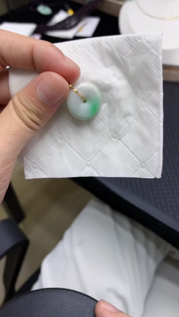 翡翠未镶嵌颈饰111111111
