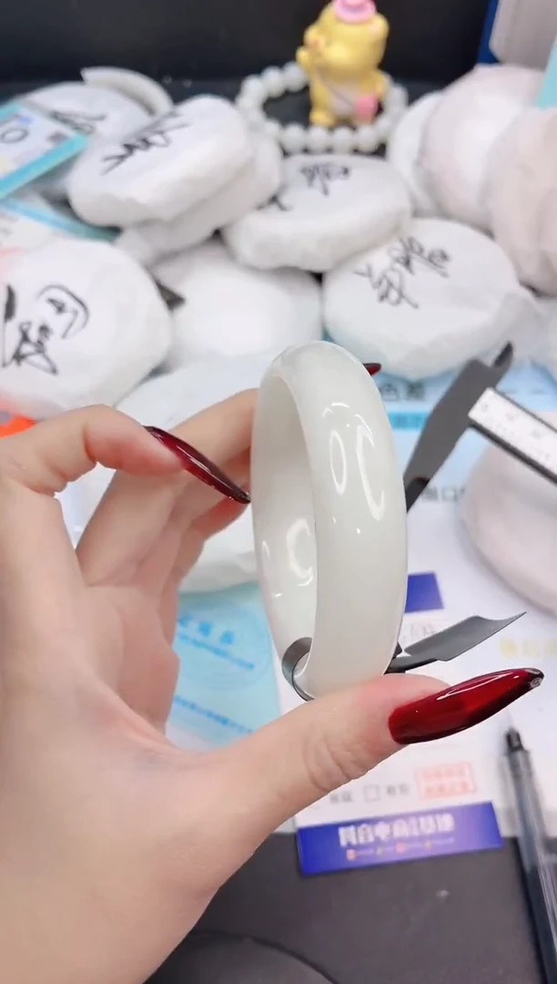 未镶嵌手镯和田玉4G104-56+