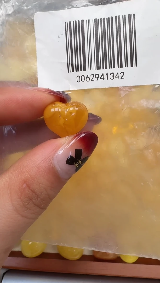 裸石琥珀未镶嵌如图