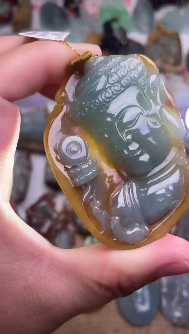 颈饰未镶嵌翡翠大日