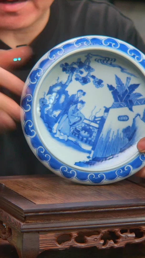 央博文化交流瓷器青花人物水洗