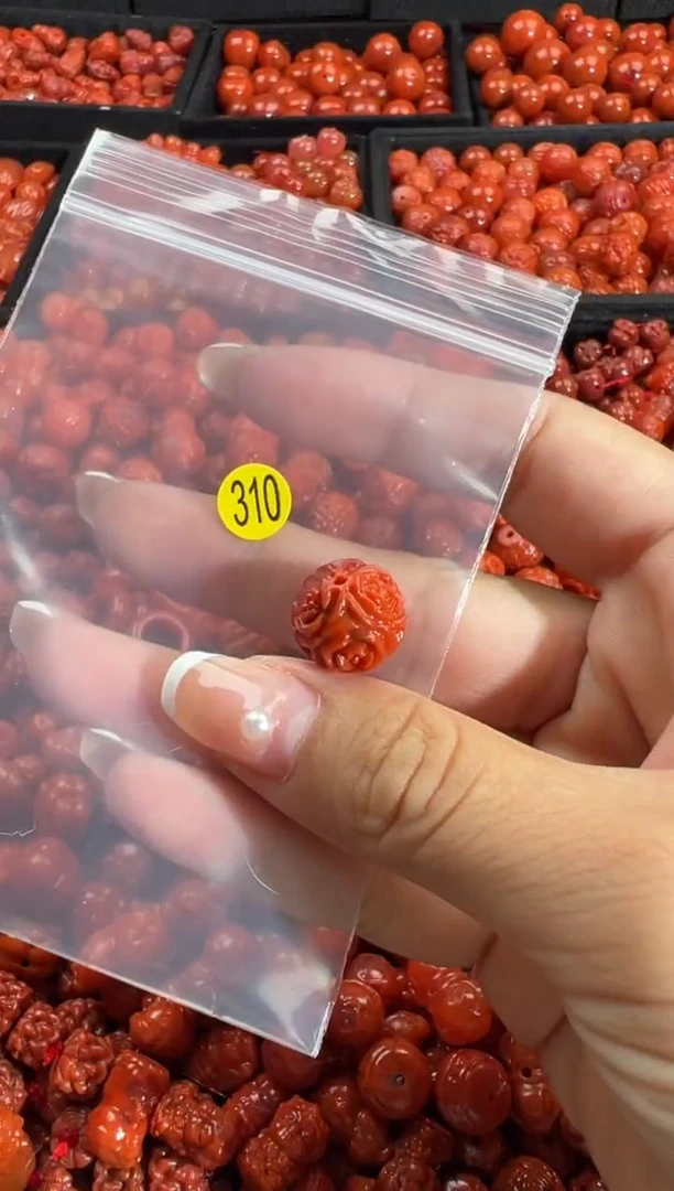 颈饰未镶嵌南红玛瑙1