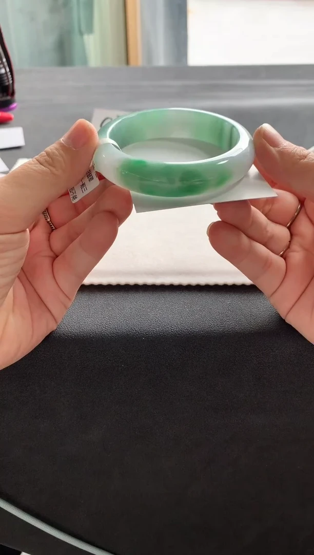 【闪购商品】翡翠手镯未镶嵌56.1正圈Y1305买断