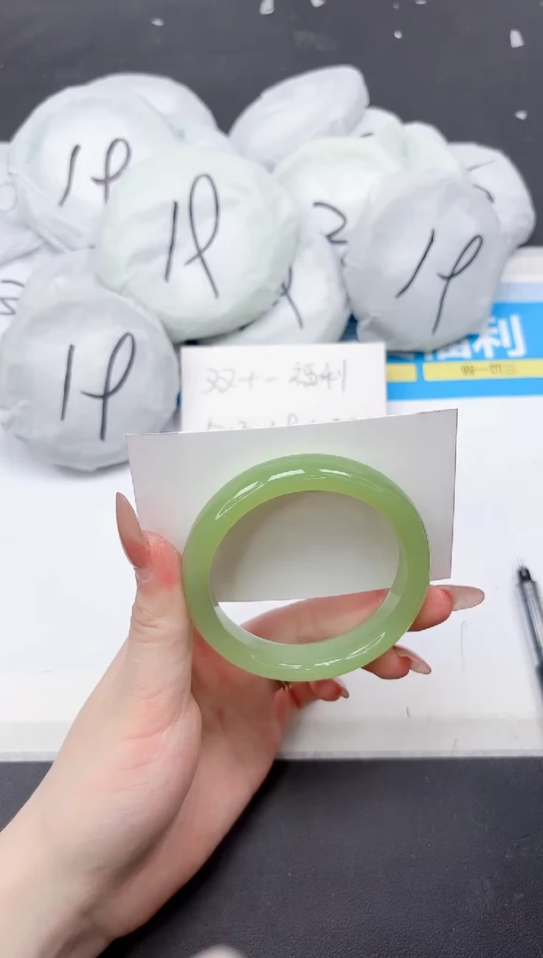 未镶嵌手镯石英质玉152-54