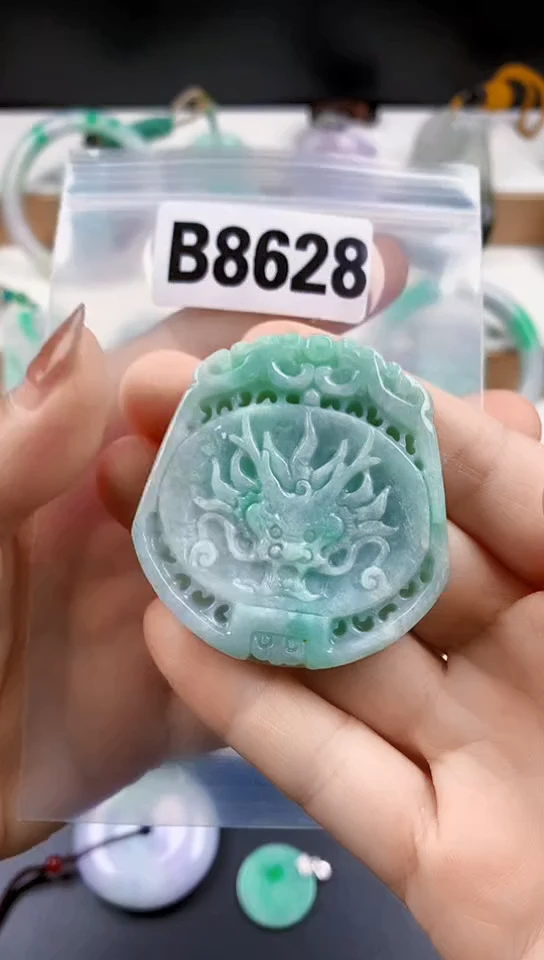 颈饰未镶嵌翡翠天然翡翠吊坠挂件