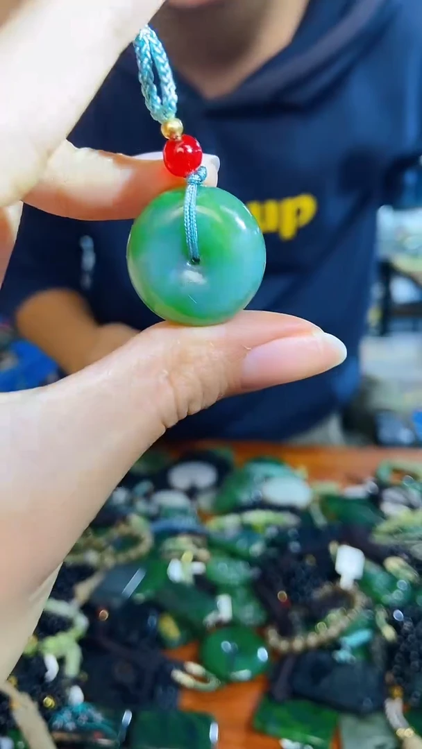 未镶嵌和田玉挂件1