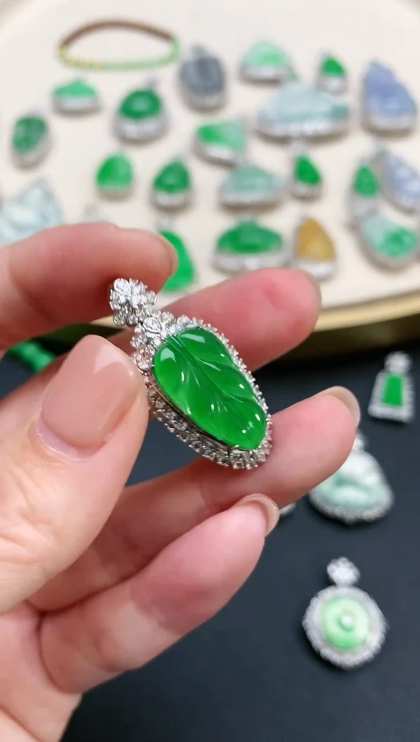 翡翠18K金镶嵌吊坠(不含链)叶子|13800+0