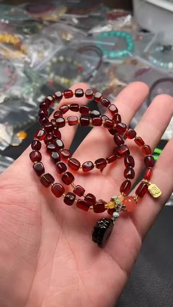 未镶嵌颈饰血珀多样性发货拍一发一